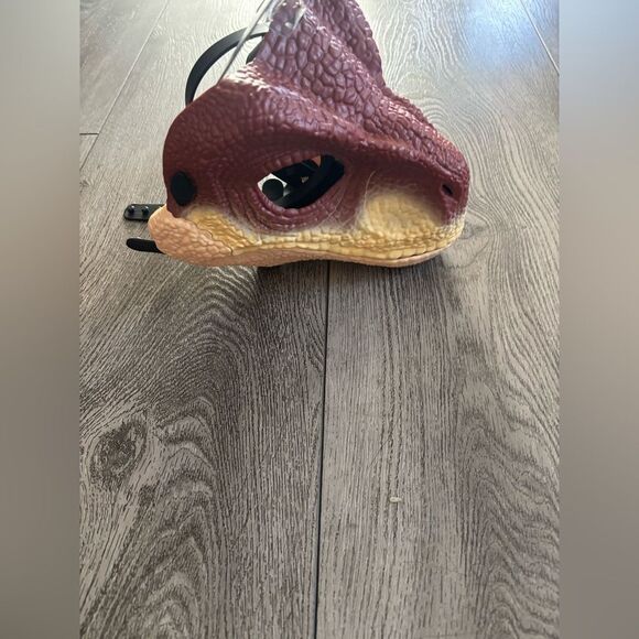 Jurassic world Reptile Velociraptor Mask - Red and Tan - Picture 5 of 9